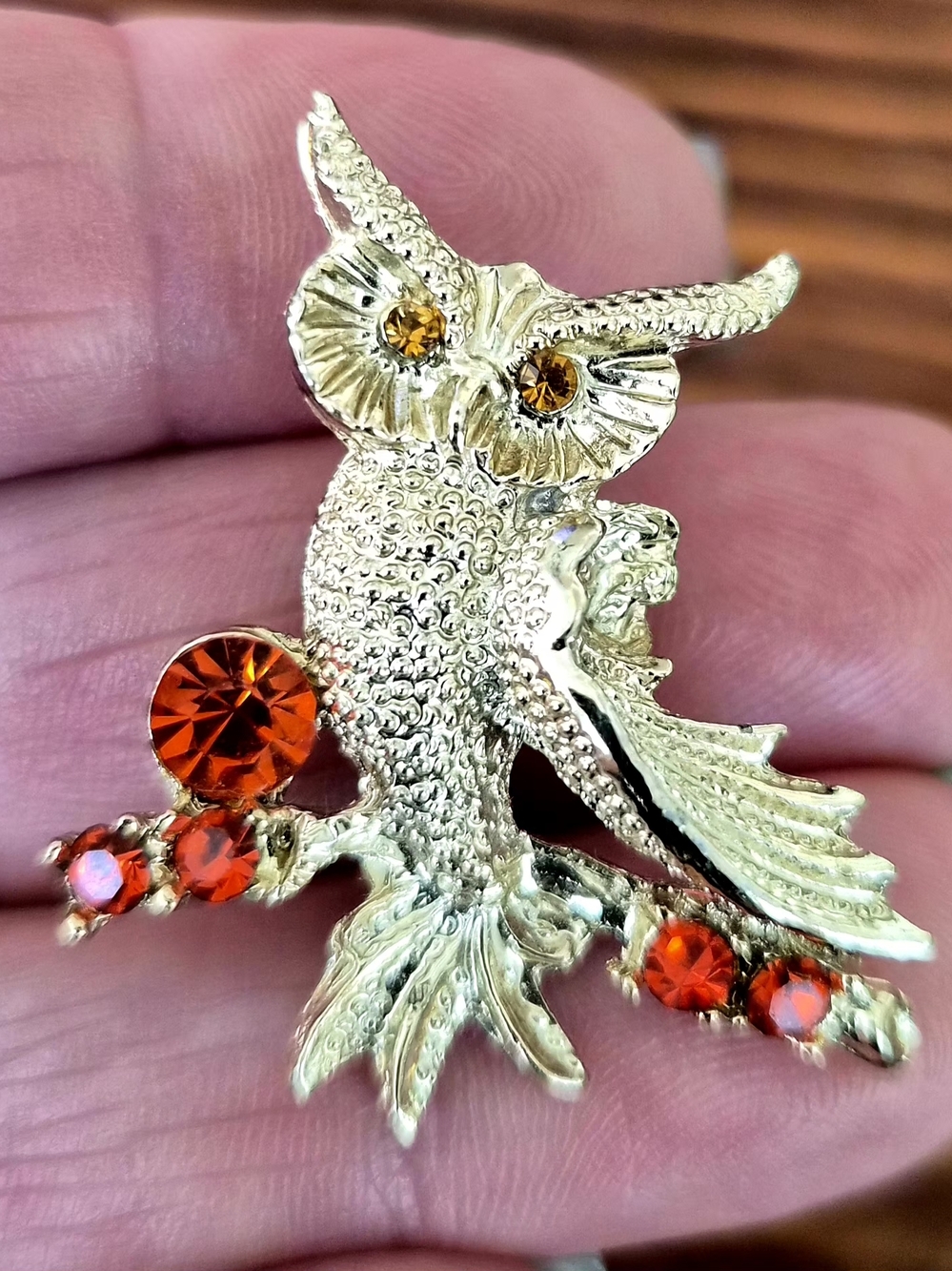 VTG Gold-Tone Owl Brooch with Amber Rhinestones